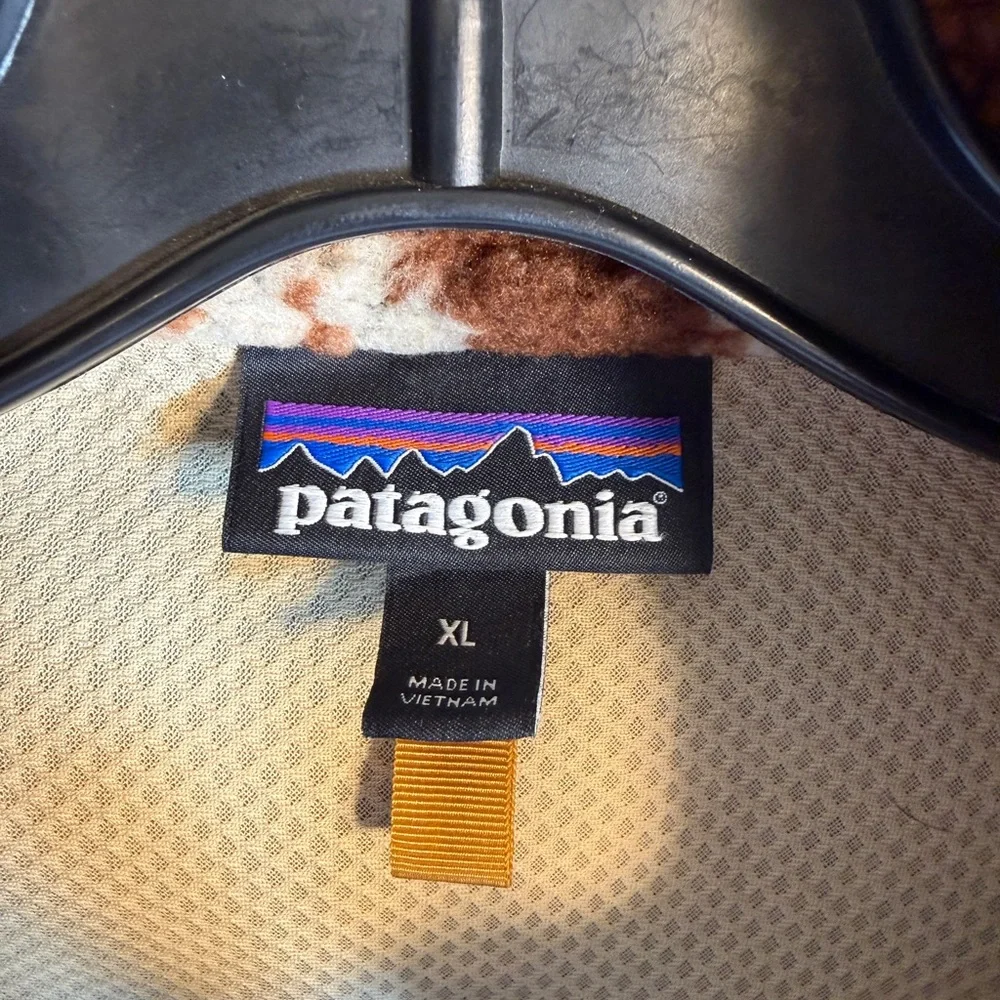 Patagonia Rare Retro-X Fleece Jacket in
Brown Tundra - Picture 3 of 5